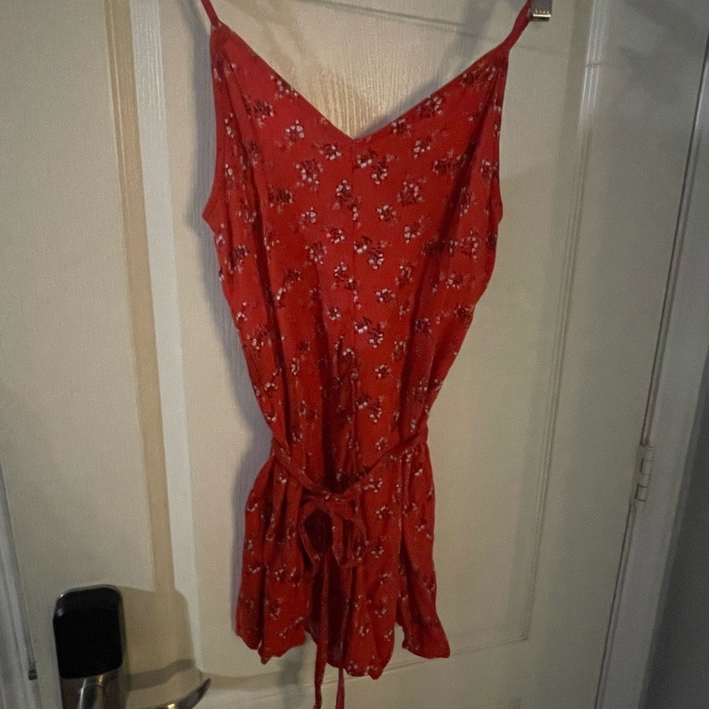 American Eagle Red Floral Romper Small V-Neck Smocked Back Tie Waist Summer Boho
